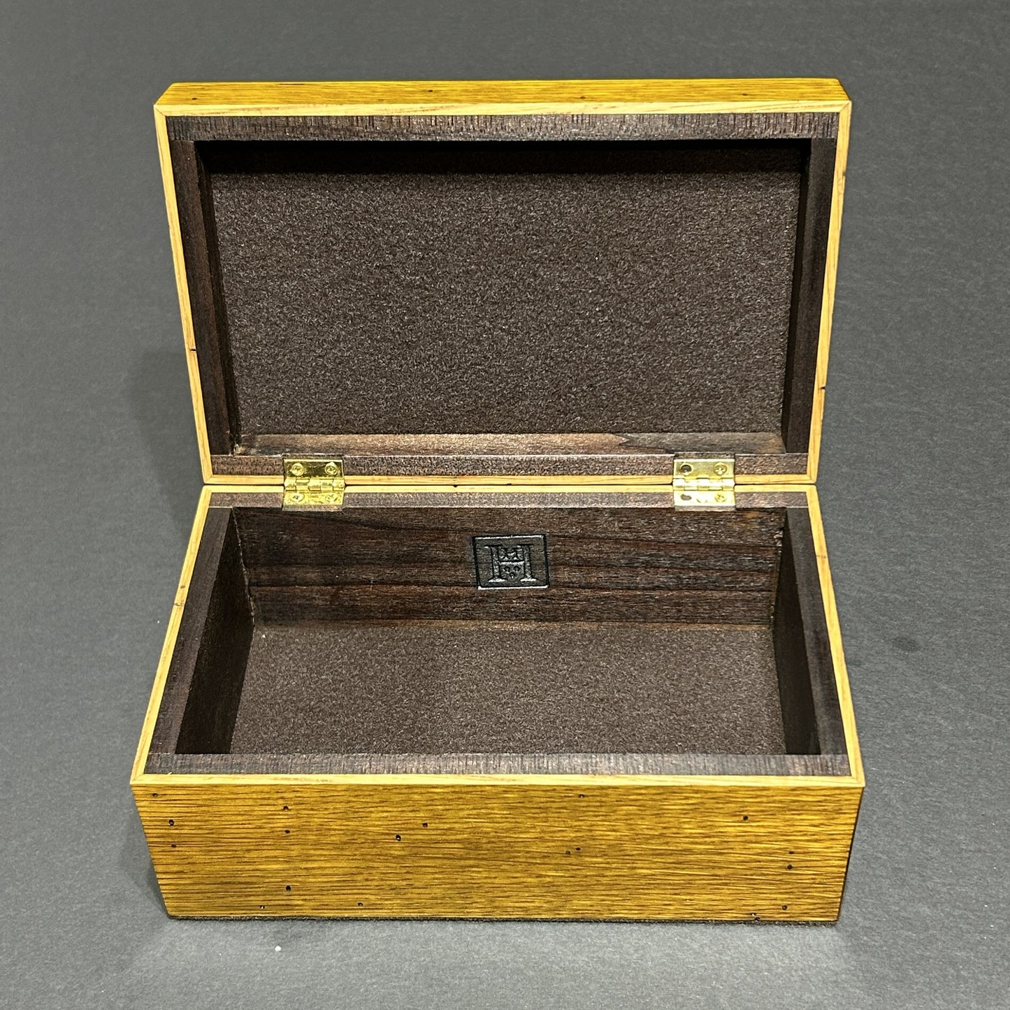 Riftsawn White Oak (Wormy)
