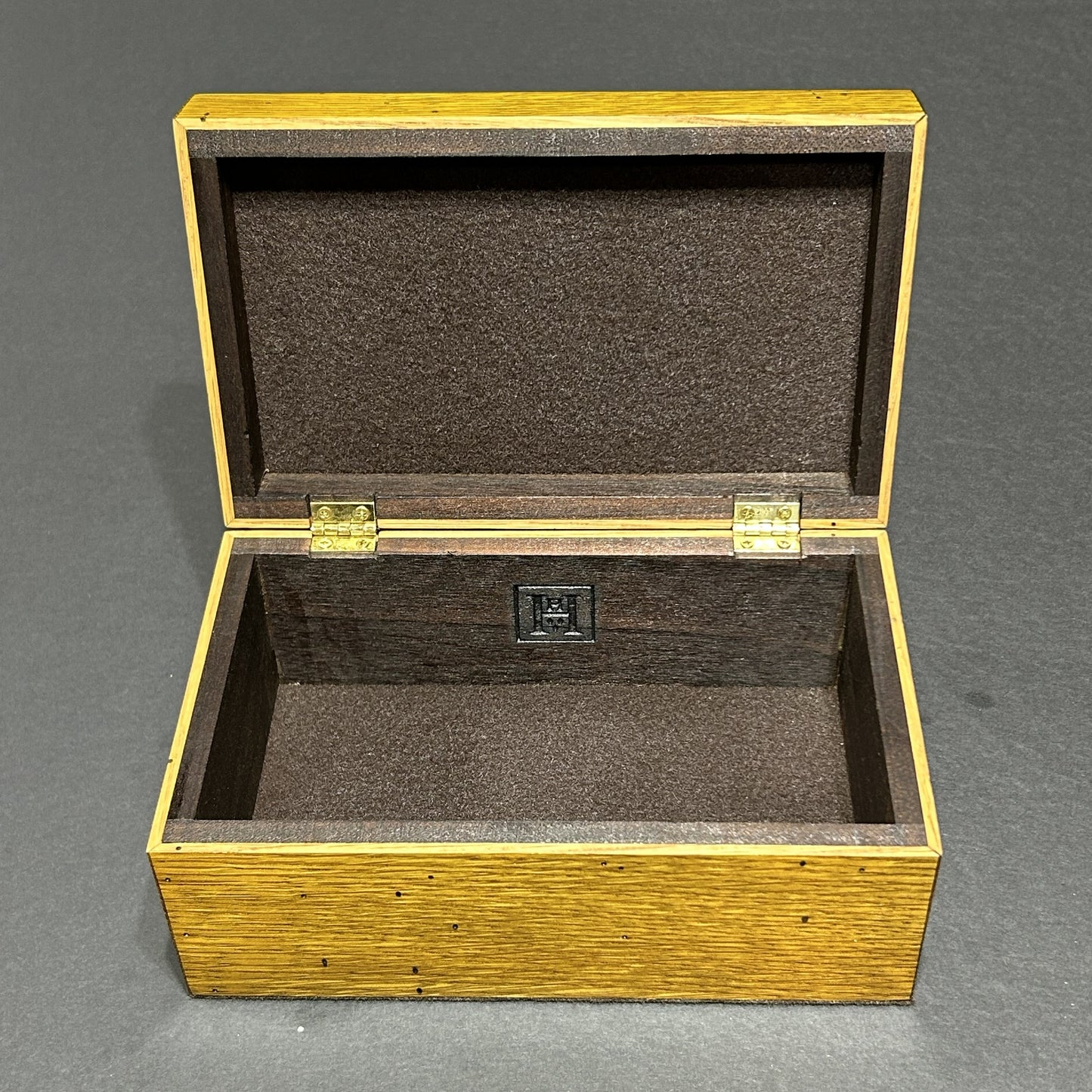 Riftsawn White Oak (Wormy)