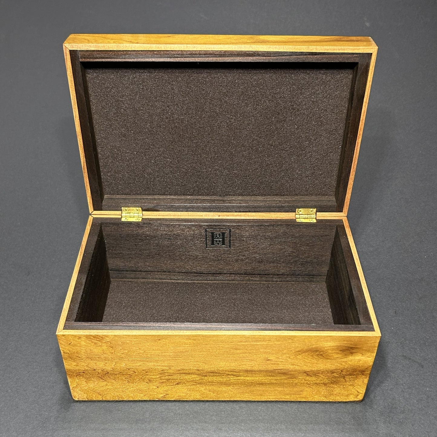 Western Red Cedar (L)