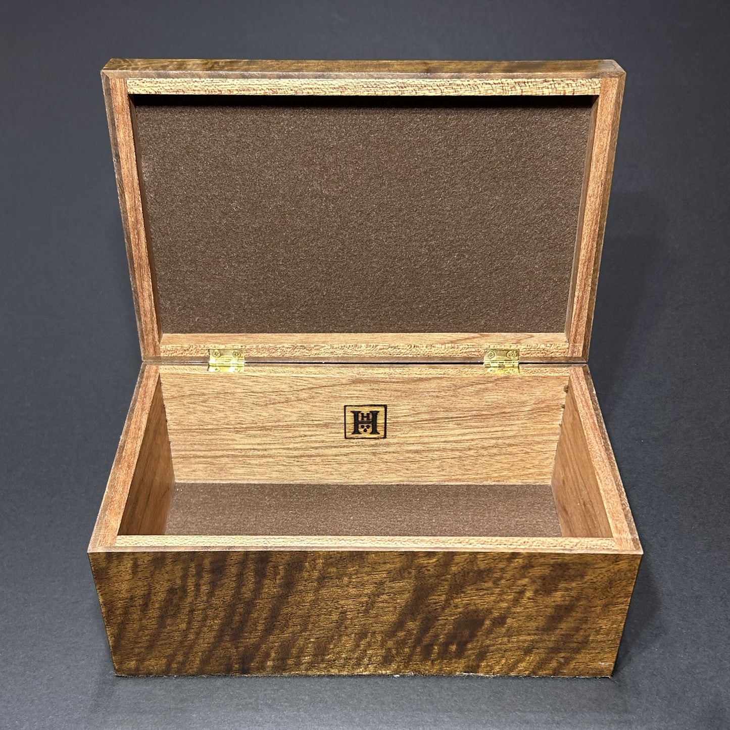 Flamed Black Walnut (L)