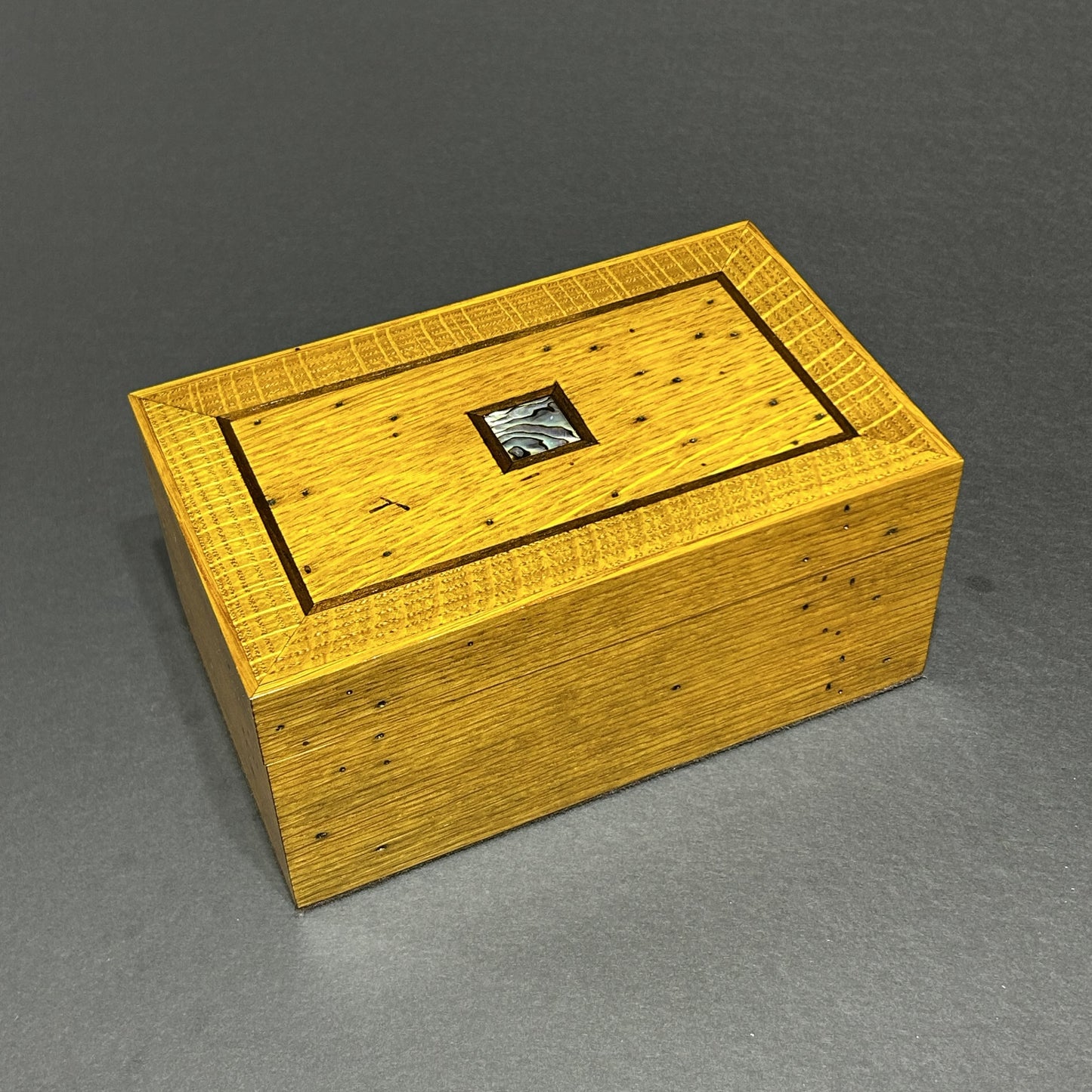 Riftsawn White Oak (Wormy)