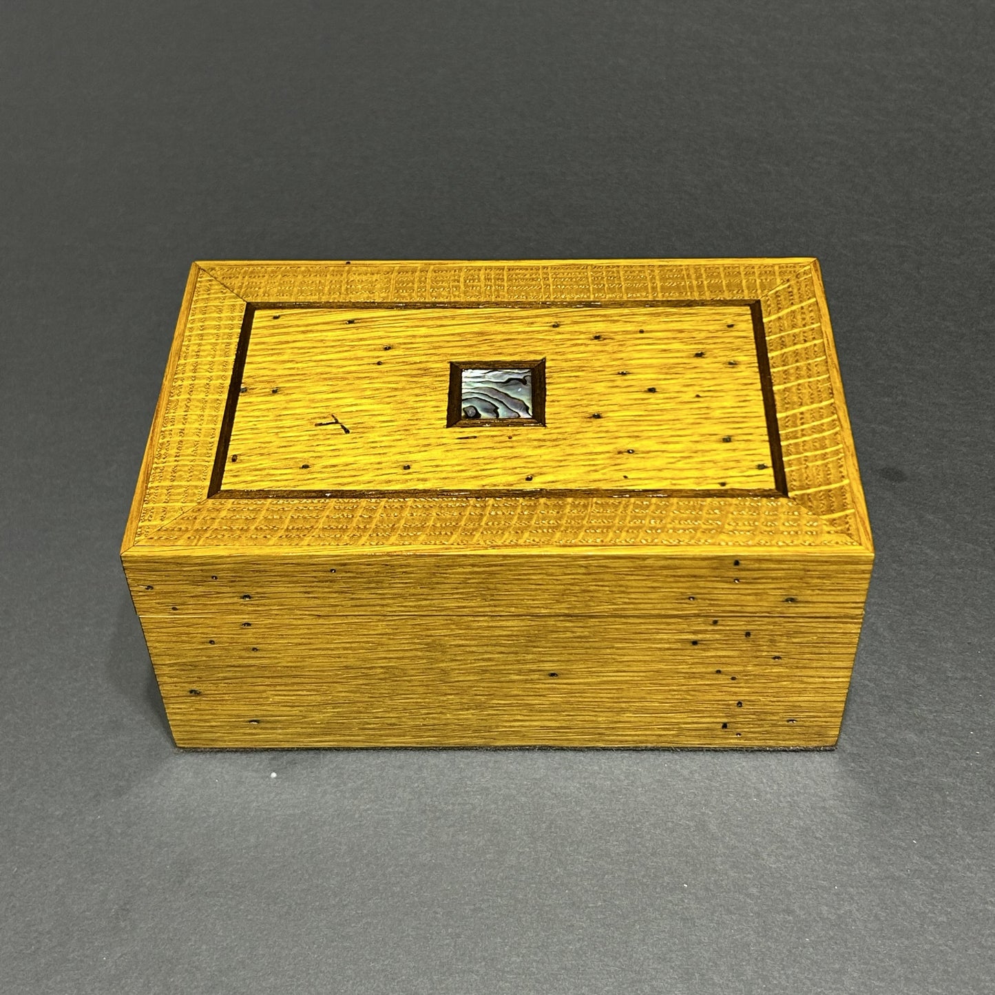 Riftsawn White Oak (Wormy)