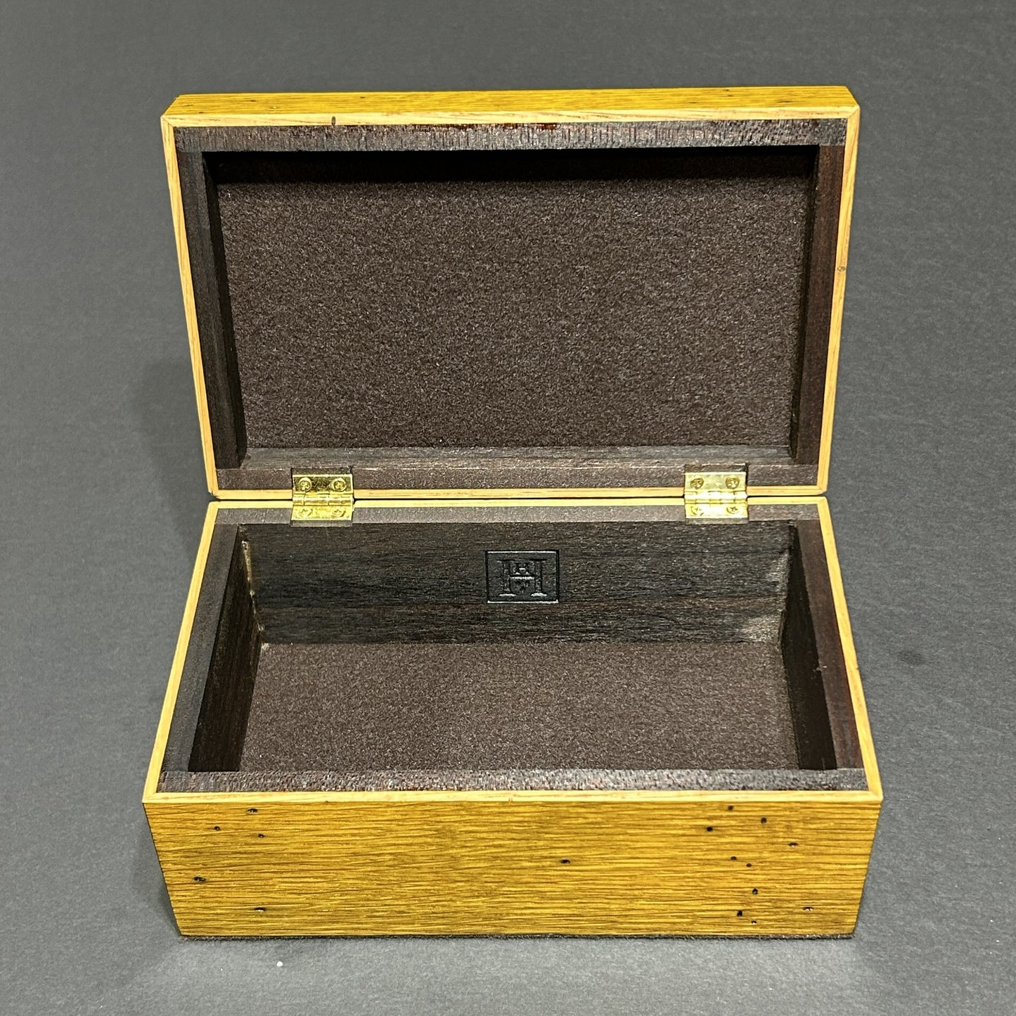 Riftsawn White Oak (Wormy)