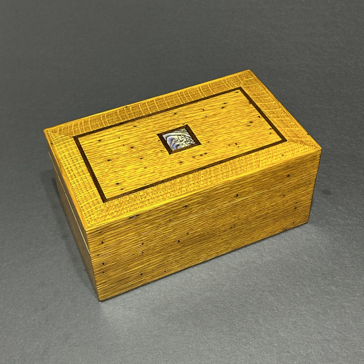 Riftsawn White Oak (Wormy)