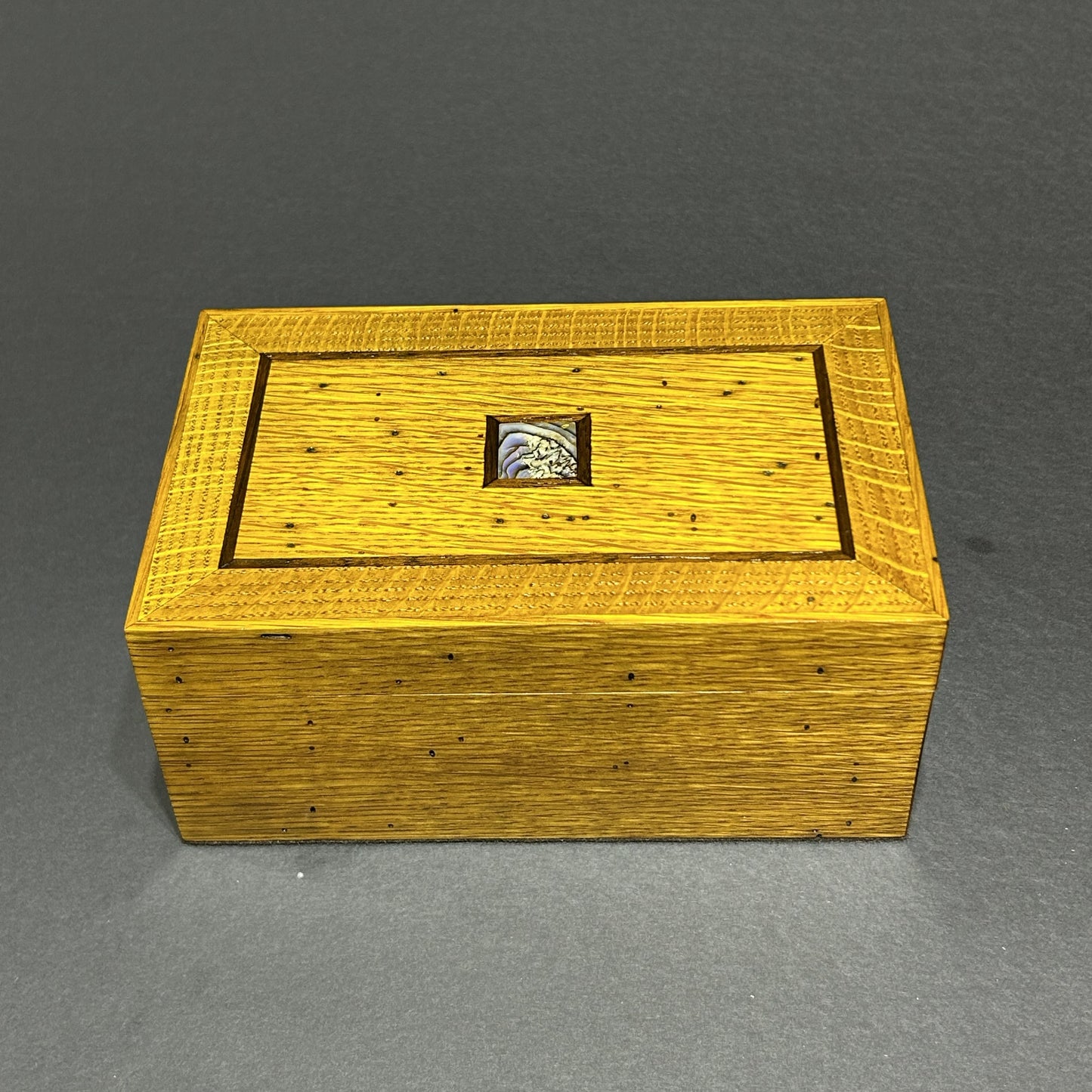 Riftsawn White Oak (Wormy)