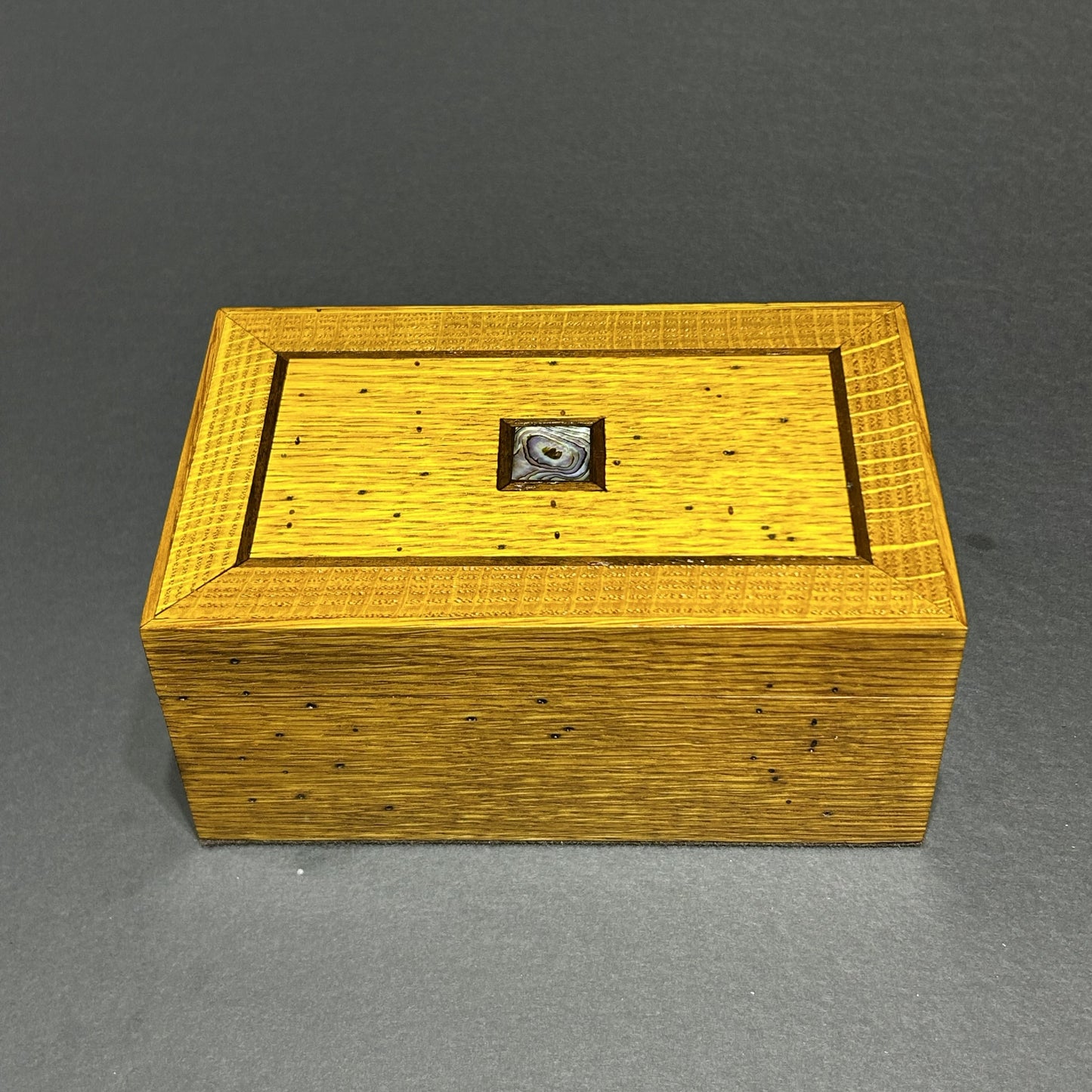 Riftsawn White Oak (Wormy)
