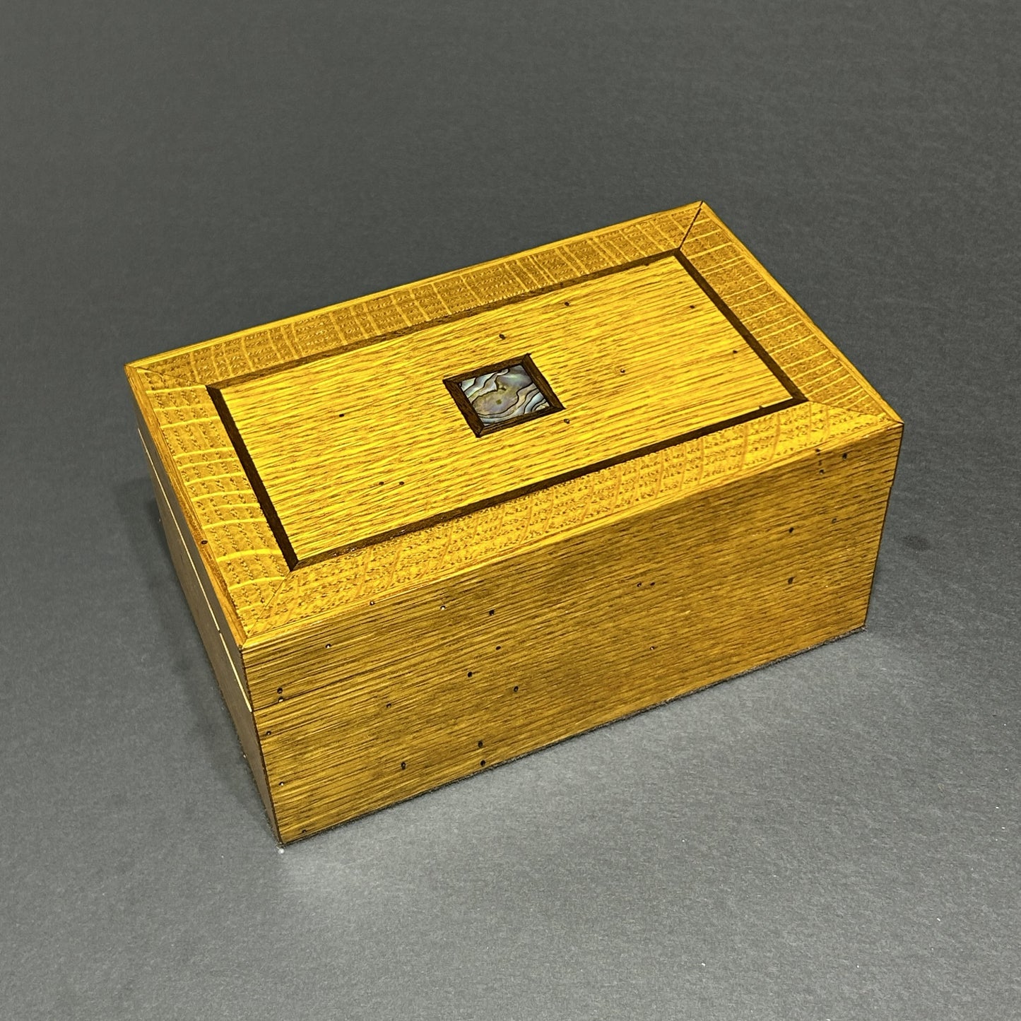 Riftsawn White Oak (Wormy)