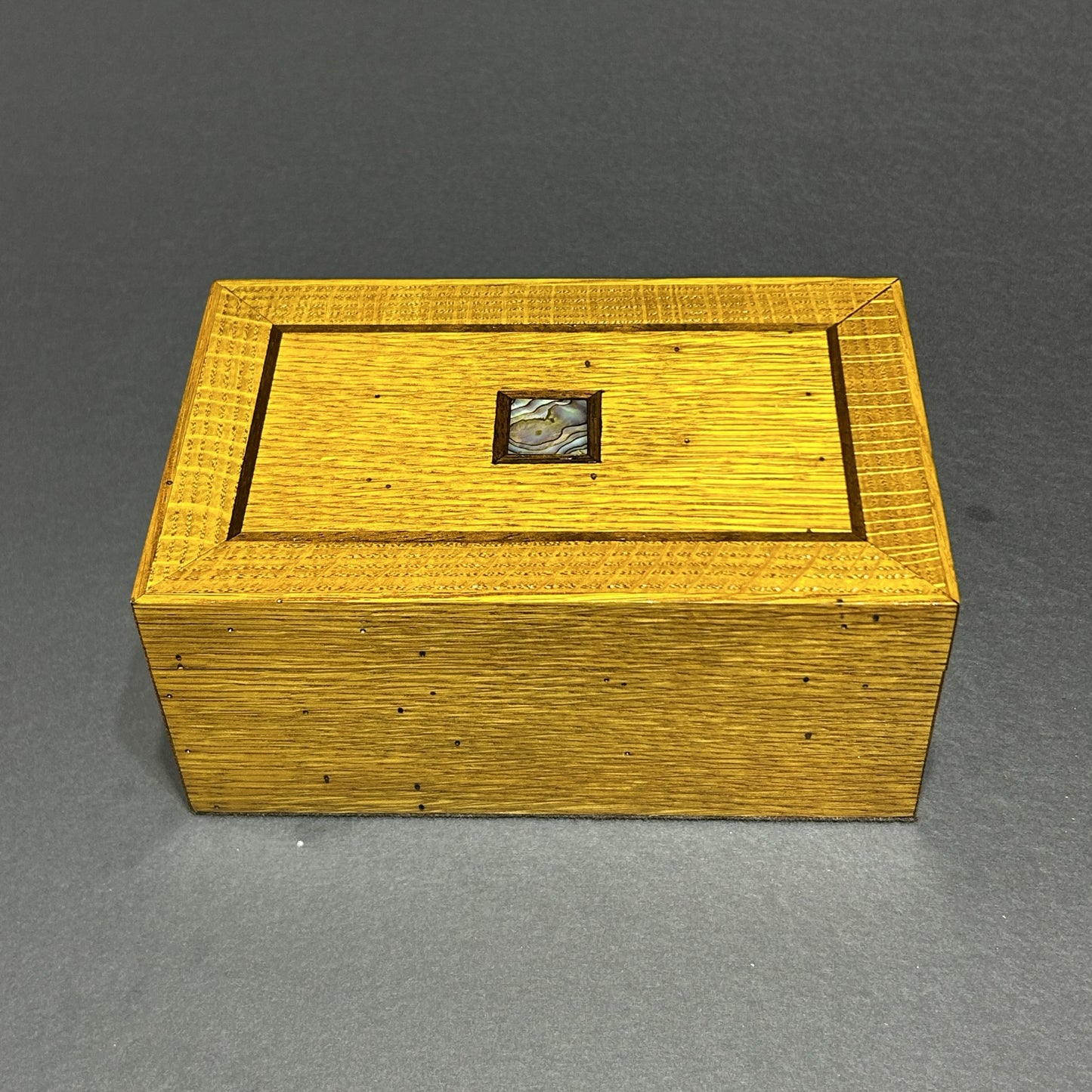 Riftsawn White Oak (Wormy)