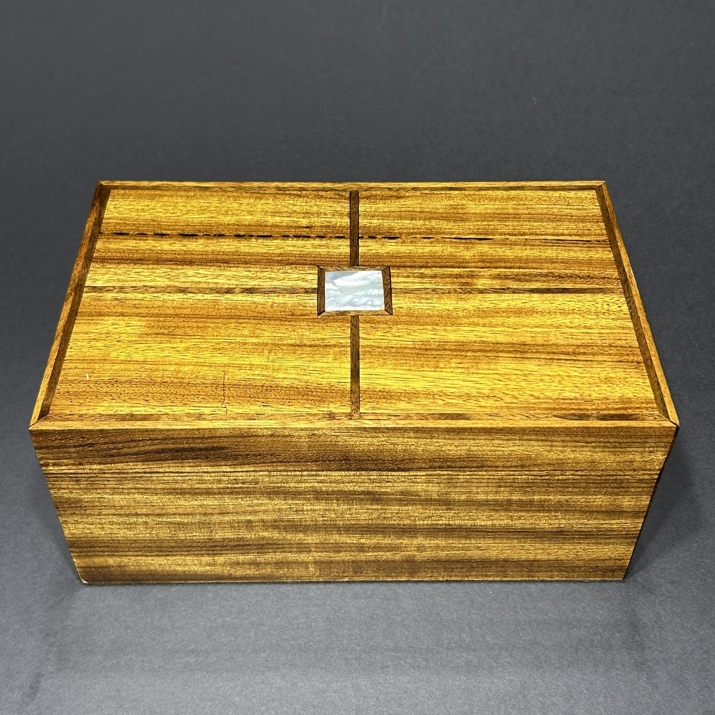 Quartersawn Zebrawood (L)