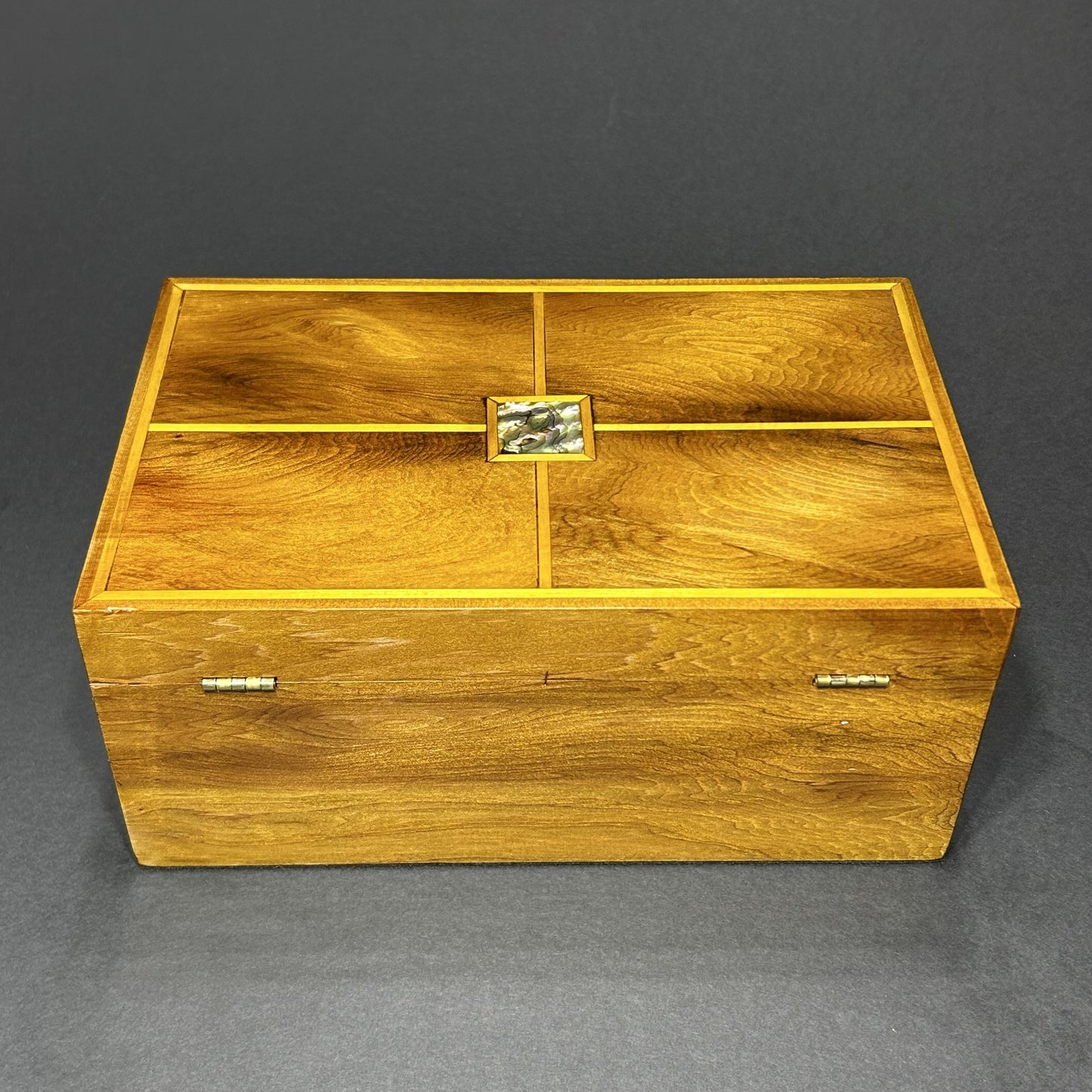 Western Red Cedar (L)