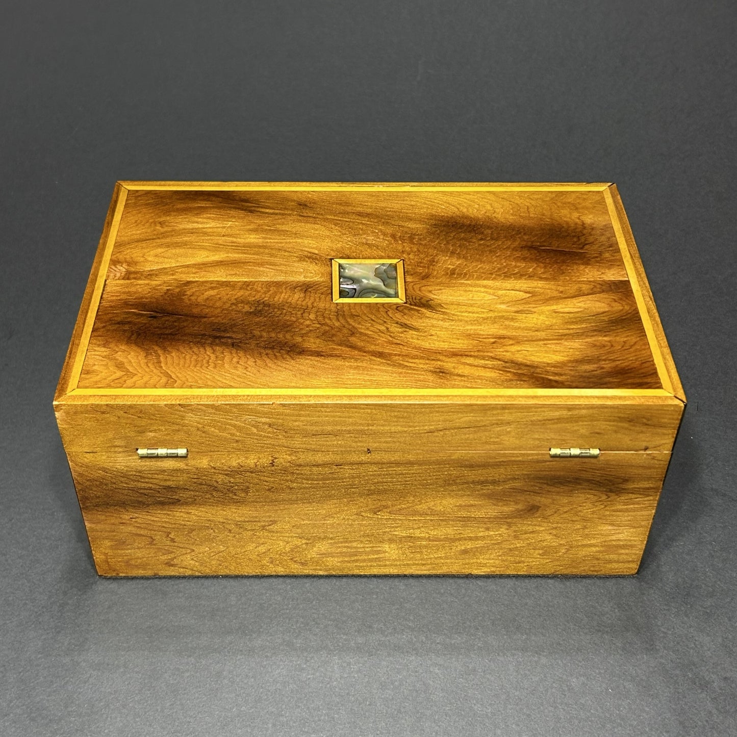 Western Red Cedar (L)