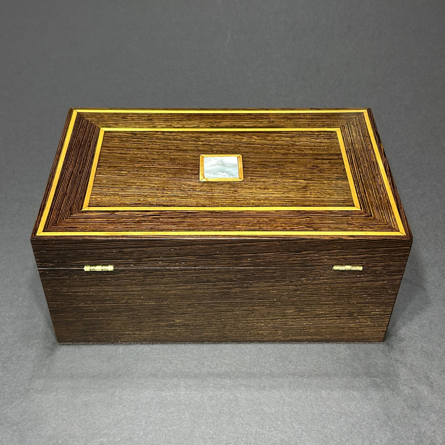 Quartersawn Wenge (L)