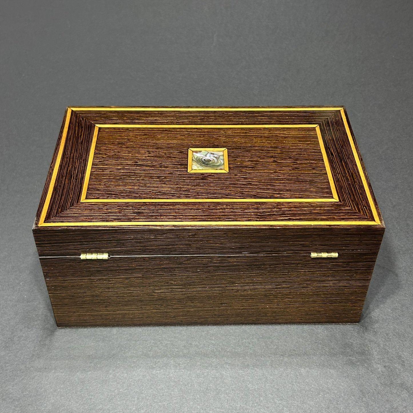 Quartersawn Wenge (L)