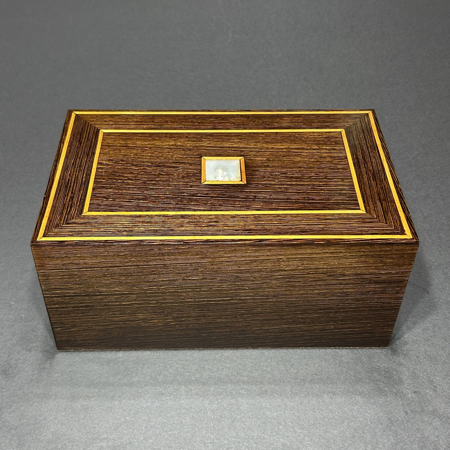 Quartersawn Wenge (L)