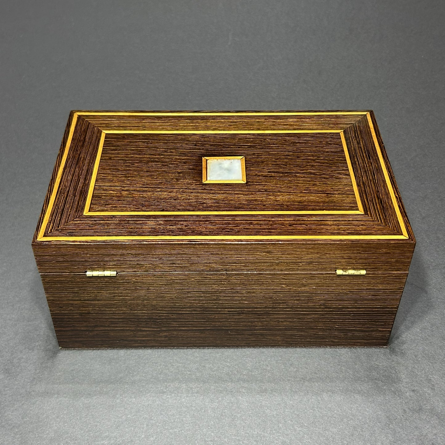 Quartersawn Wenge (L)