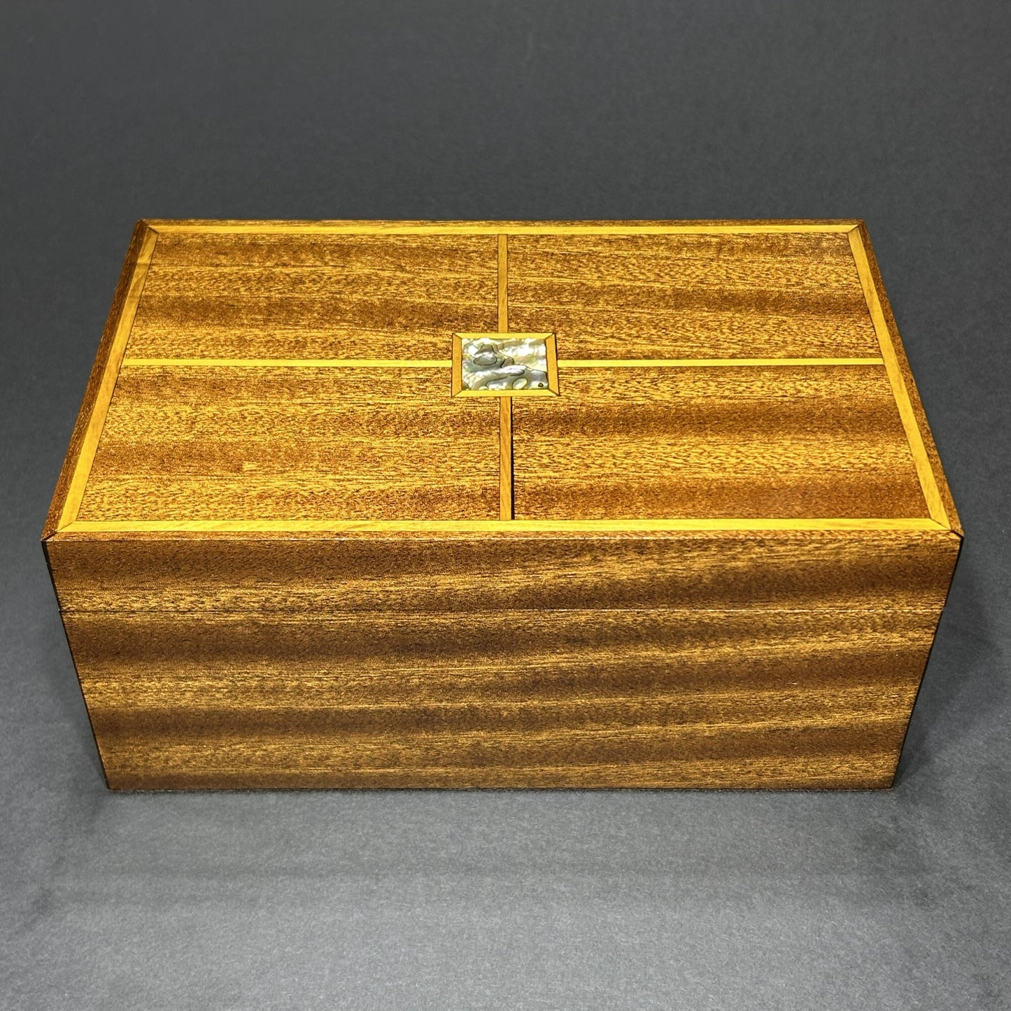 Quartersawn Sapele (L)