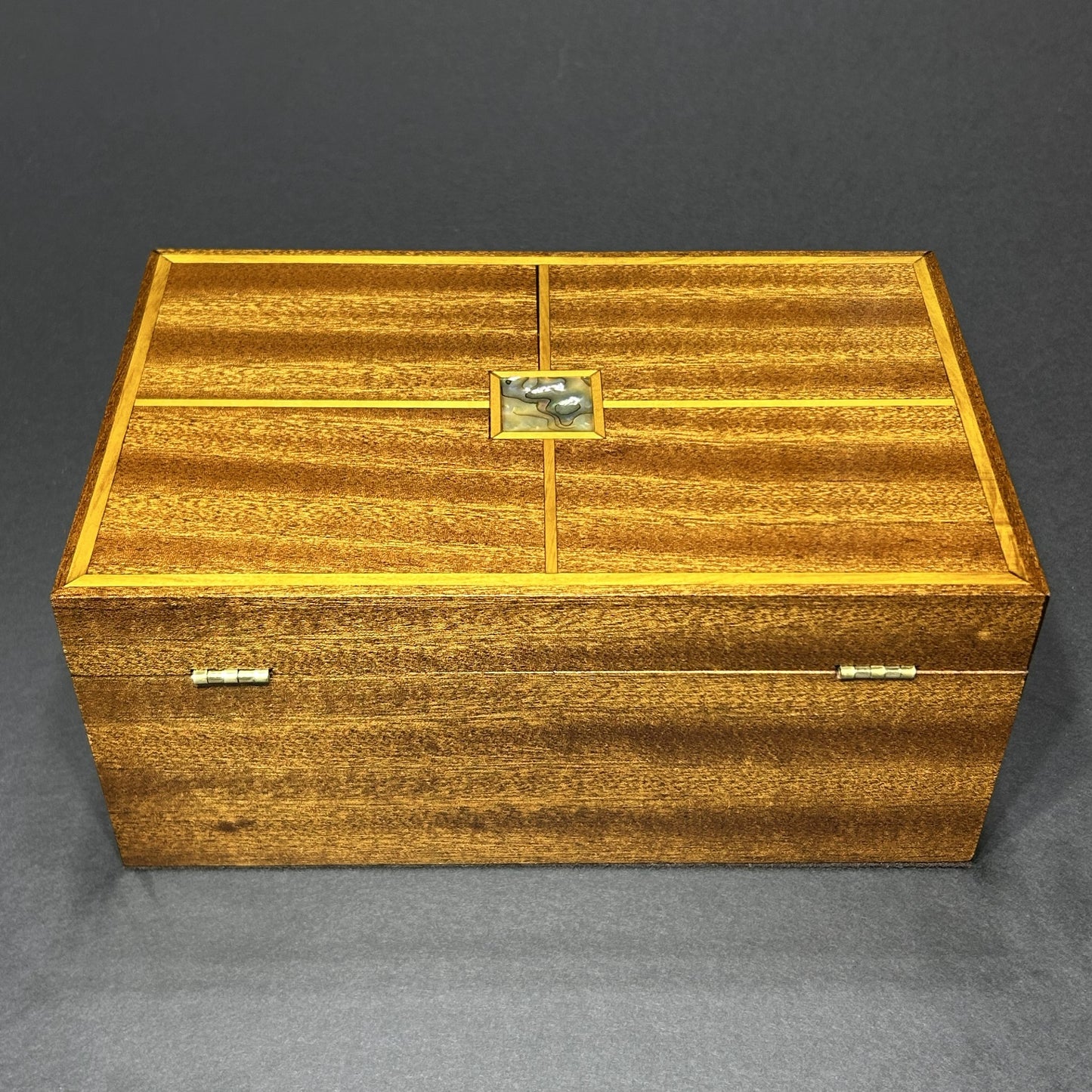 Quartersawn Sapele (L)